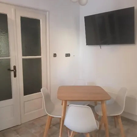 My Place In - Center - 2 Bedrooms - Self Check-in *